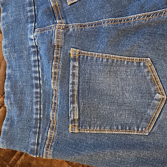 Jeans - Picture 11 of 16